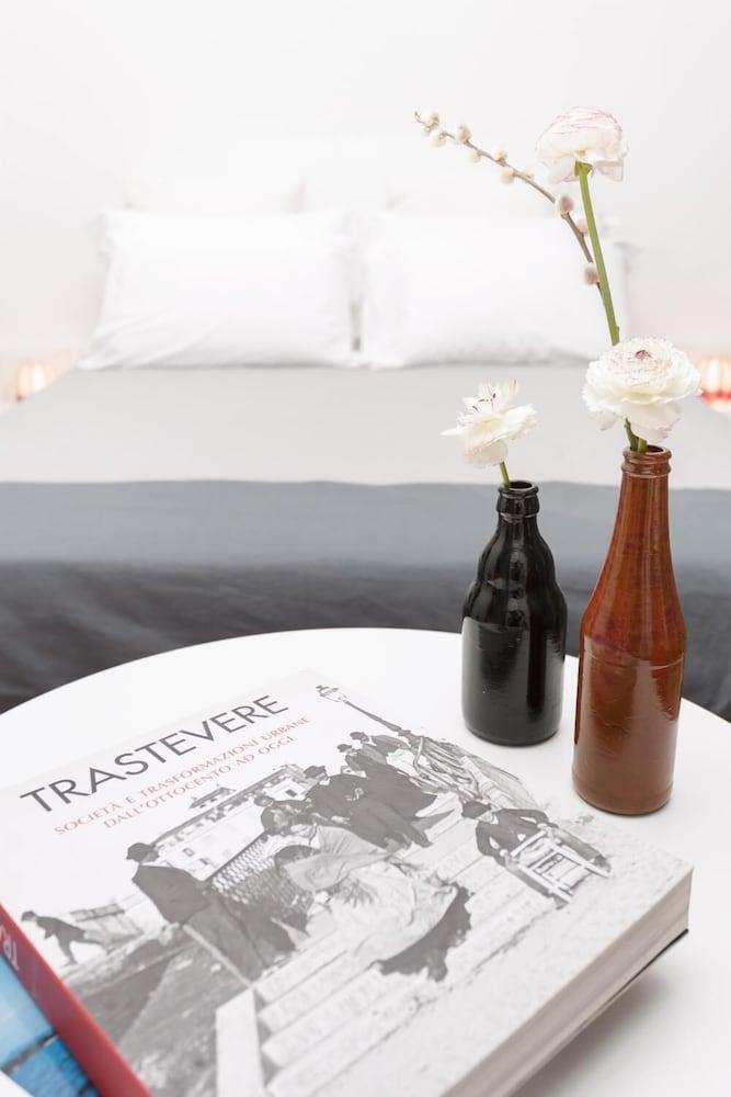 Boutique Rooms Trastevere โรม ภายนอก รูปภาพ